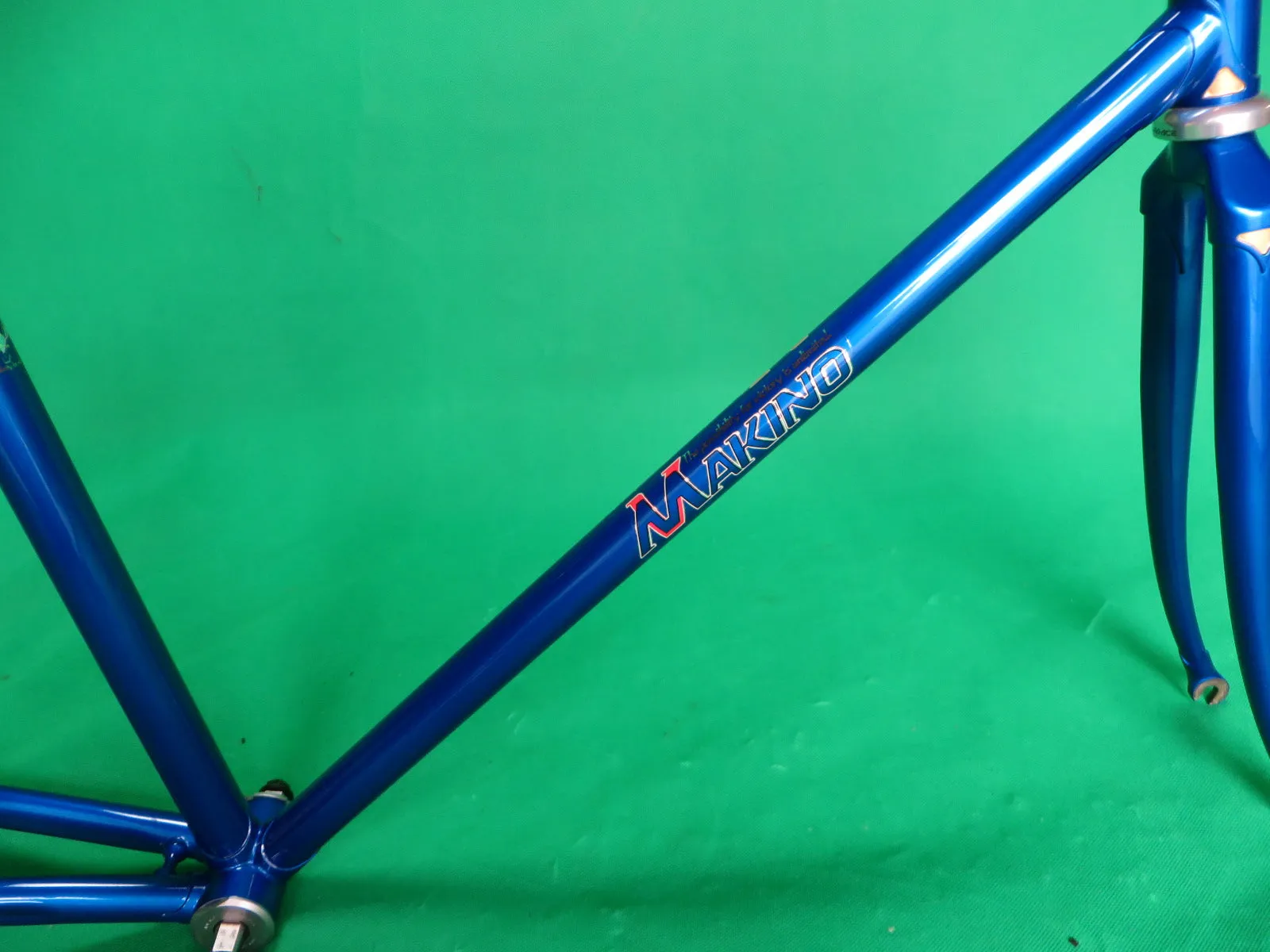 Makino  // Deep Blue Metallic with Clear Black Fade // 53cm