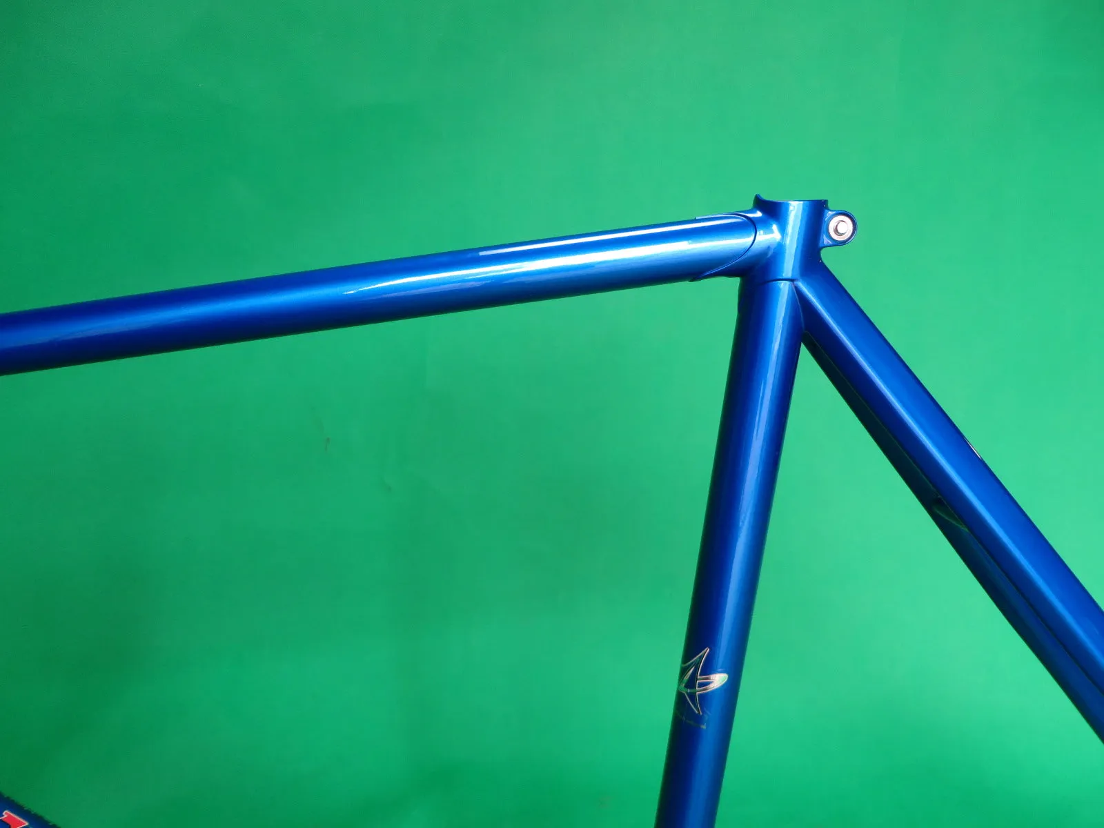 Makino  // Deep Blue Metallic with Clear Black Fade // 53cm